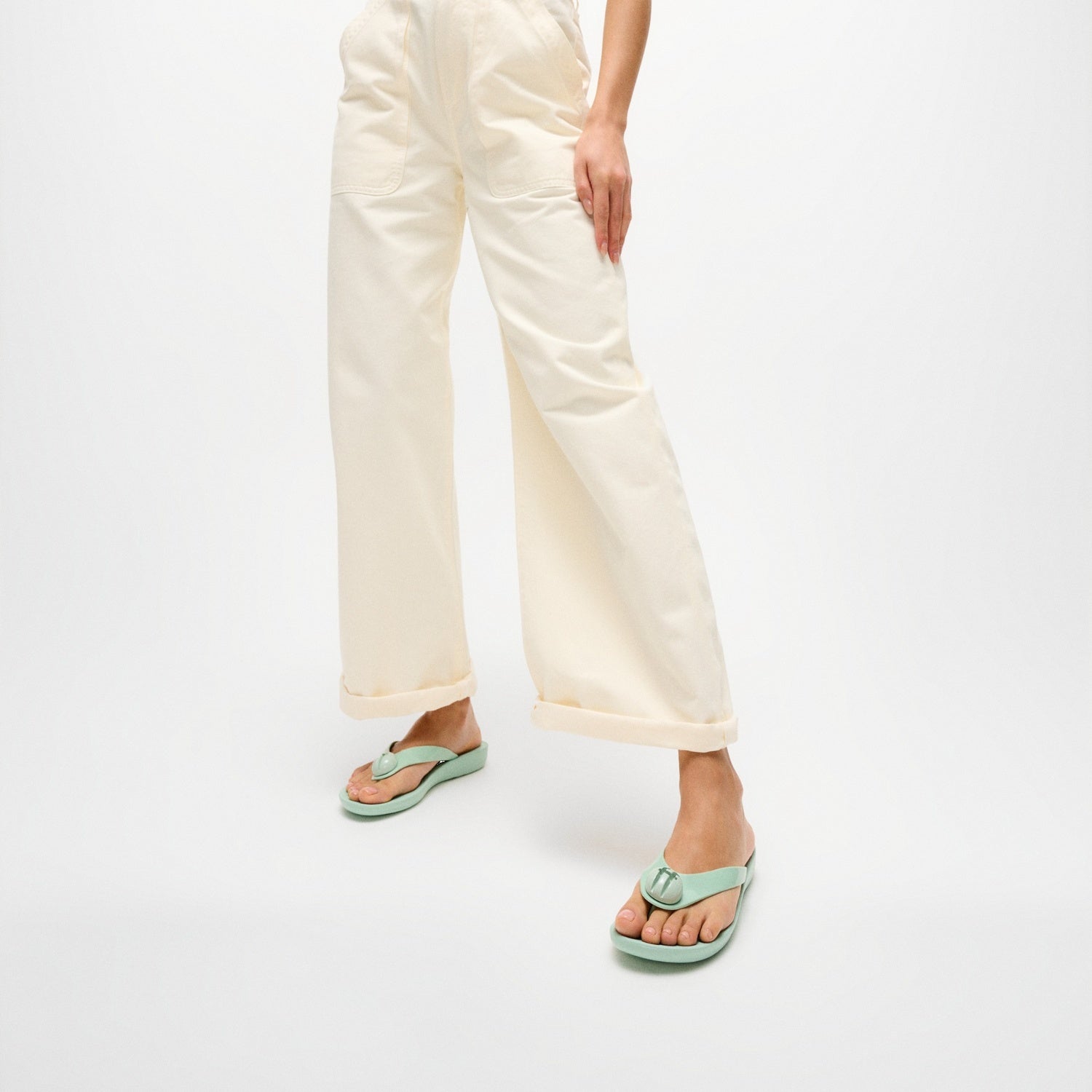 IQUSHION Sandalias Flip-Flop con Botón Brillante - Menta