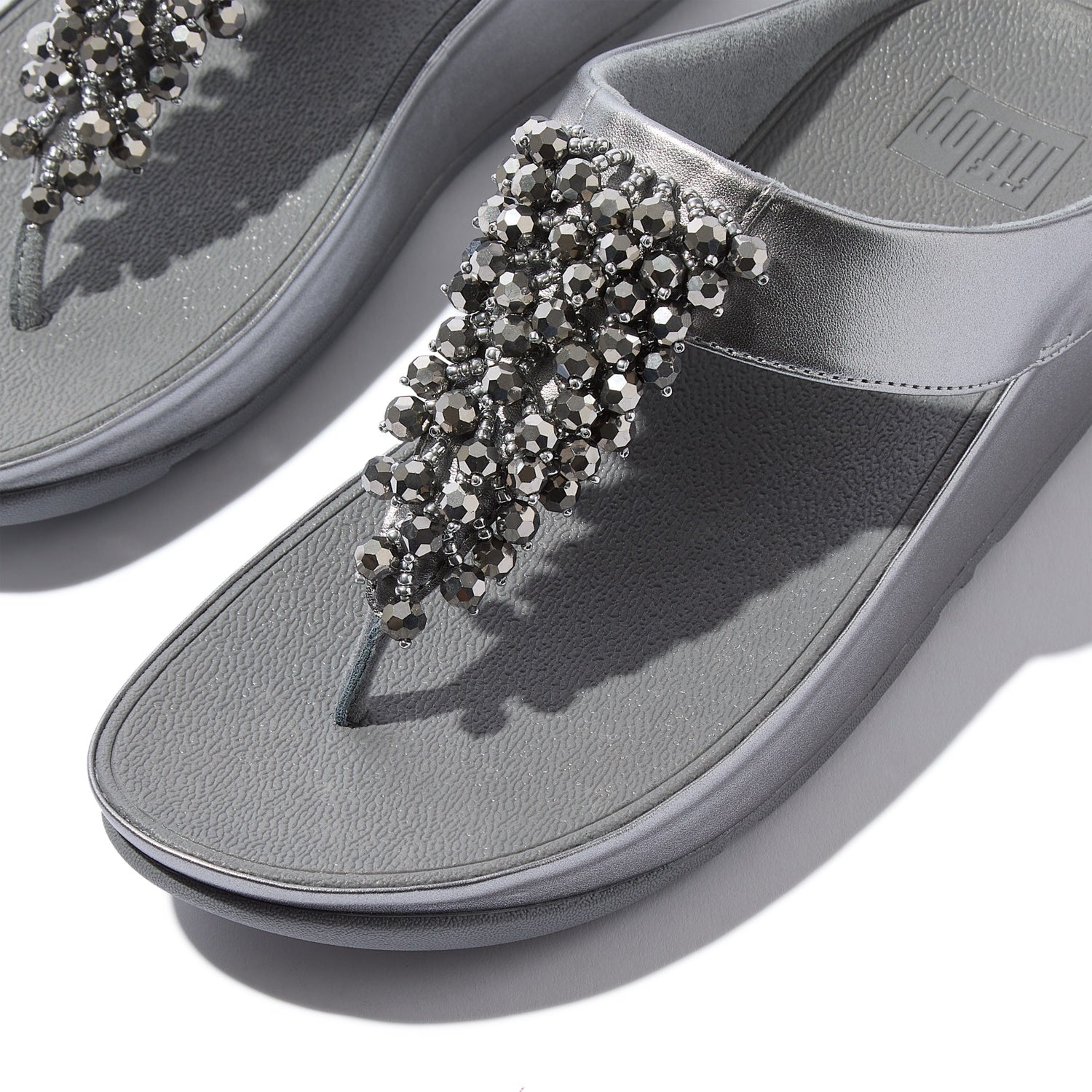 Sandalias Dedo Rumba Iridiscente con Cuentas - Plateado Silvereen