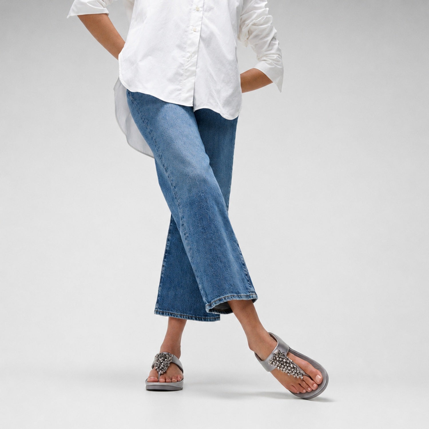 Sandalias Dedo Rumba Iridiscente con Cuentas - Plateado Silvereen
