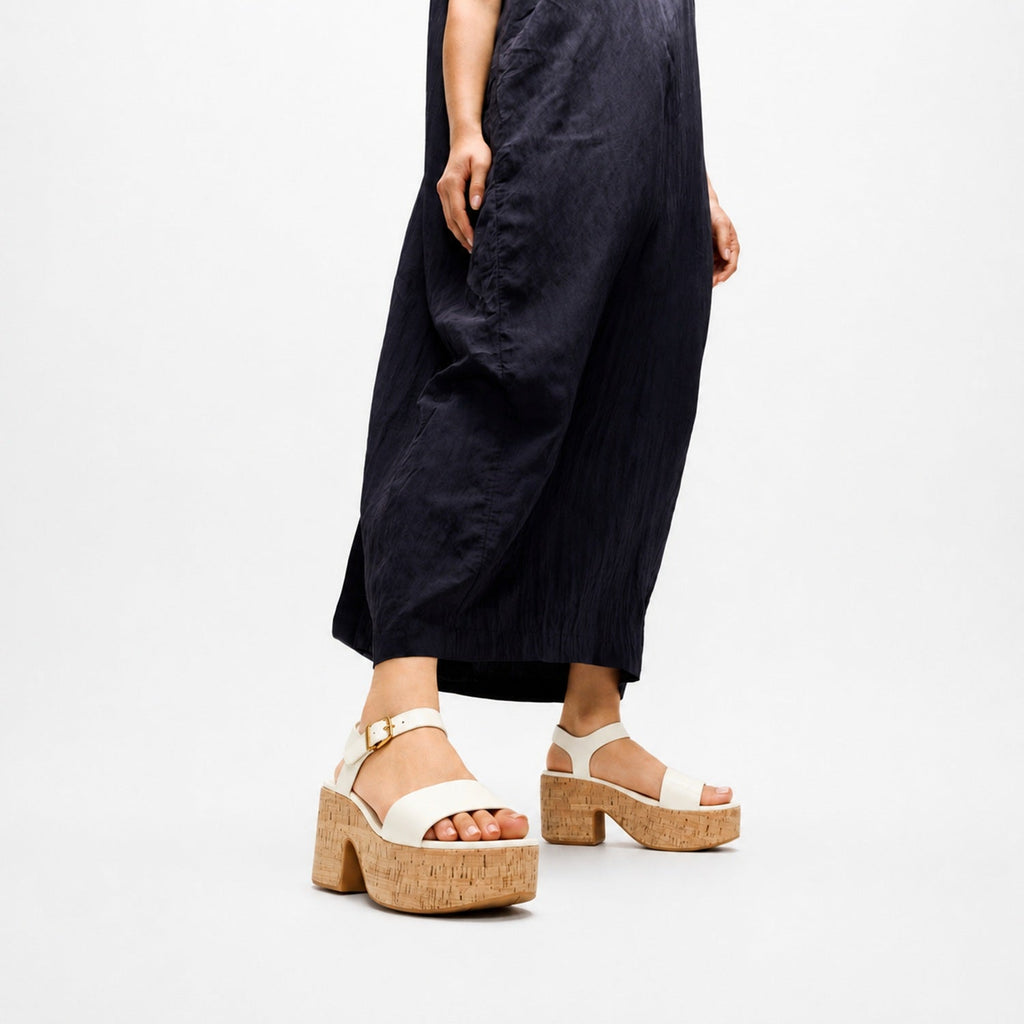 PLATFFORMS Sandalias con Taco y Correa al Tobillo de Cuero/Corcho - Beige Parisino